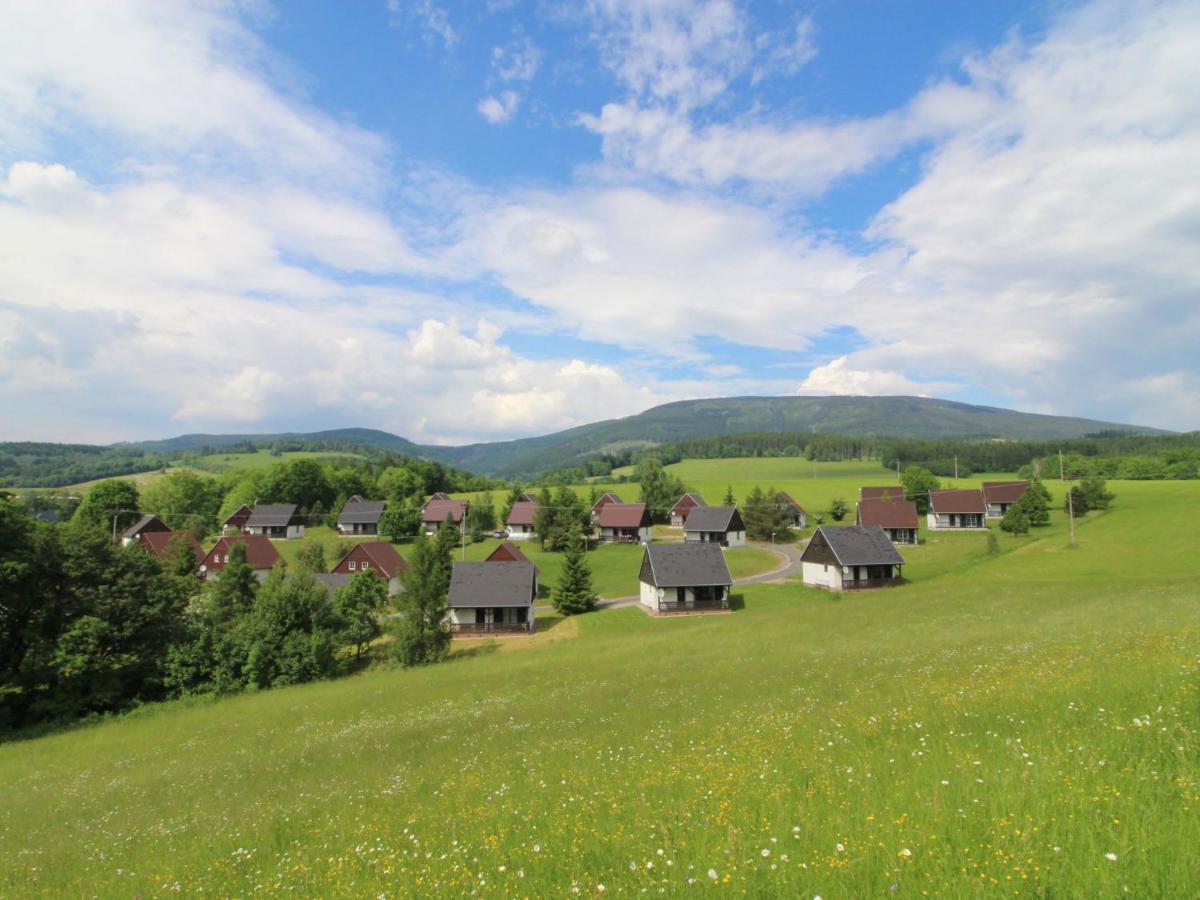 Holiday Home Holiday Hill 67 By Interhome Cista  エクステリア 写真